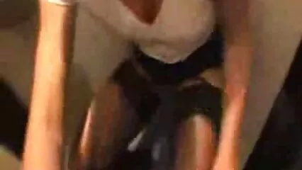 Rubia rizada tiene sexo maduras con jovenes xxx con hombres negros