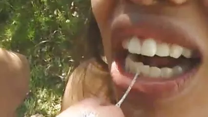 Un hombre en un coche con madres maduras xxx un pene muy excitado