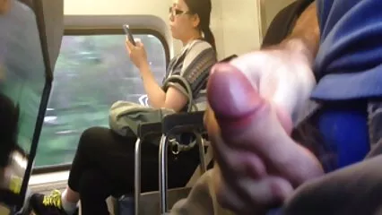 Hermosa chica esbelta envió el maletero a un maduras follando por dinero atasco de tráfico