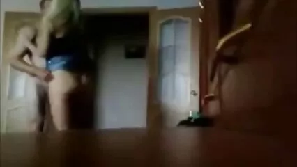 En una cama blanca como maduras francesas porno la nieve, una morena es follada a besos con grandes pasiones.