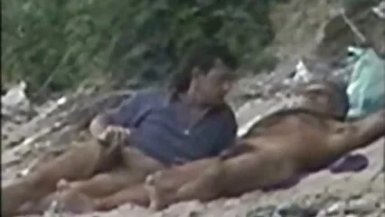 Delante de porno adultas un gran espejo señora masturbándose el coño