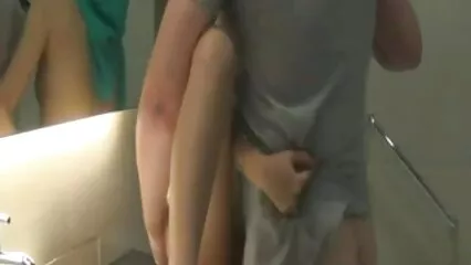 Chico se divorcia de una joven para tener sexo, la invita a su italianas maduras porno casa