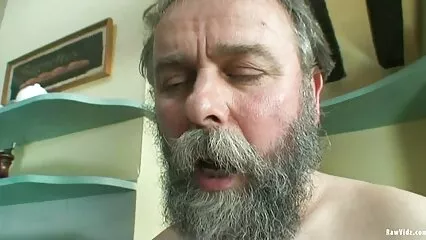 para aliviar la tensión, el compañero besó a su novia porno con maduras buenas