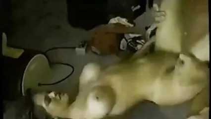Chica con un pubis maduras serviporno sin afeitar follando con un beso de tipo bombeado