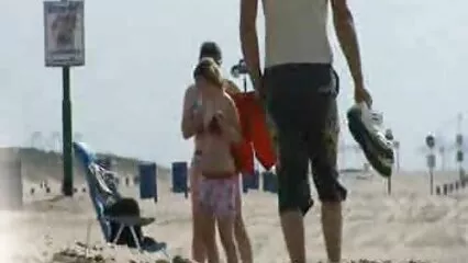 A una mujer con vestido le encanta follar con un videos xxxmaduras hombre.