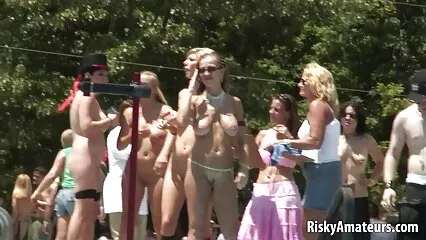 masajista besadora con grandes tetas que complace suavemente al cliente maduras peludas caseras
