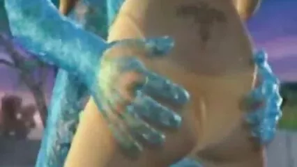 Pareja joven atada por señoras casadas xxx un beso caliente durante el masaje