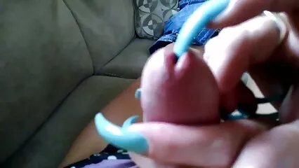 Cliente videos xxx de señoras emocionado acaricia al masajista del pene
