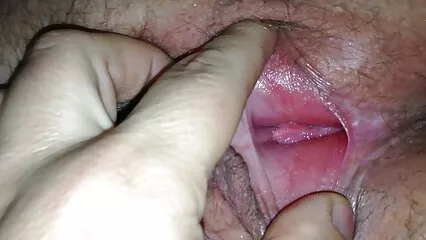 En un cómodo sofá terminó un videos porno rubias maduras descanso joven