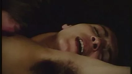 Viejos y jóvenes emocionados divirtiéndose en la cocina videos porno de maduras amateur