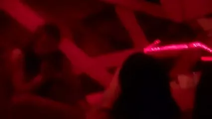 La boca de la serviporno maduritas dama sexy está llena de mierda