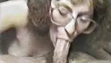Después de una prueba oral, torbe maduritas el caballero es perforado por un lindo gatito.