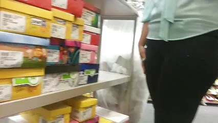 Hermosa mujer negra es follada en la madres maduras xxx garganta.