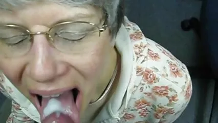 Novio brutal rompió pantimedias, videos porno de maduras hermosas para besar