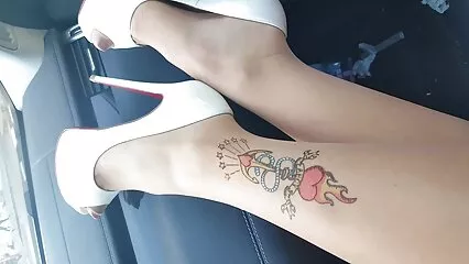 Una chica de aspecto modelo fue empalada en un falo en porno maduras japonesas una cama grande